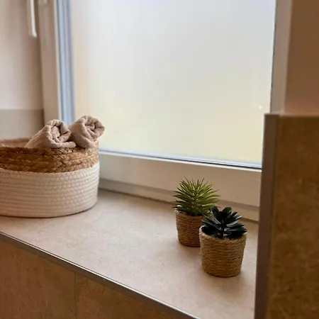 Apartment Modernes Im Herzen Von Mit Wlan & Terrasse