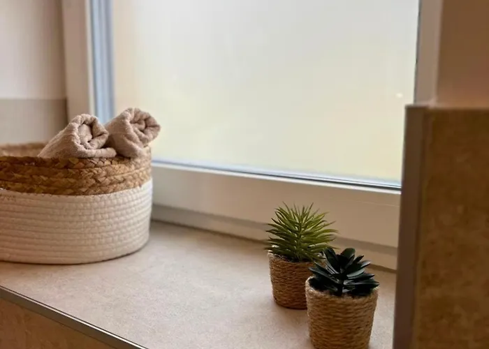 Apartment Modernes Im Herzen Von Mit Wlan & Terrasse